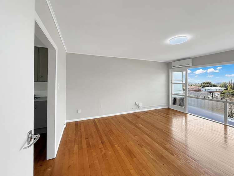 1/207 St Johns Road 1788_8