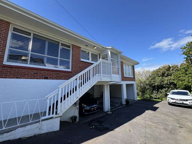 Tidy Two Bedroom Unit, Saint Johns