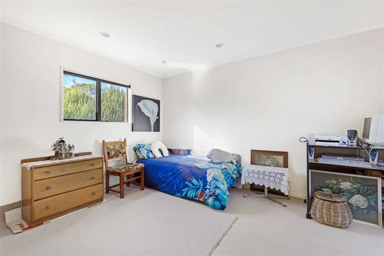 1074 River Road Queenwood_17