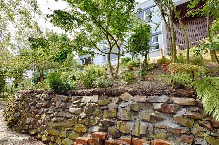 11 Rock Street Gore Surrounds_22