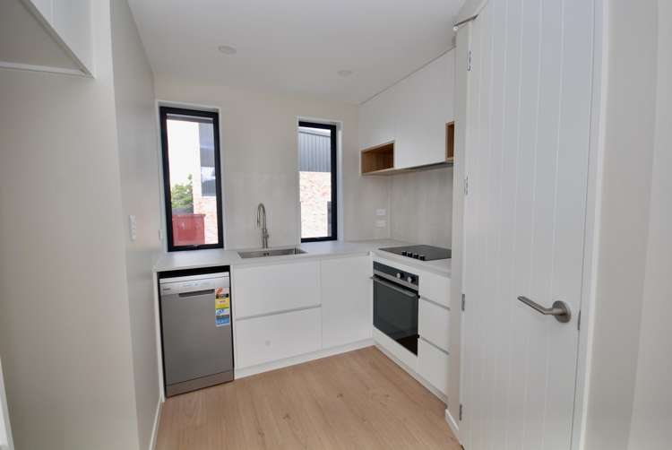 2/139 Tirimoana Road Te Atatu South_2