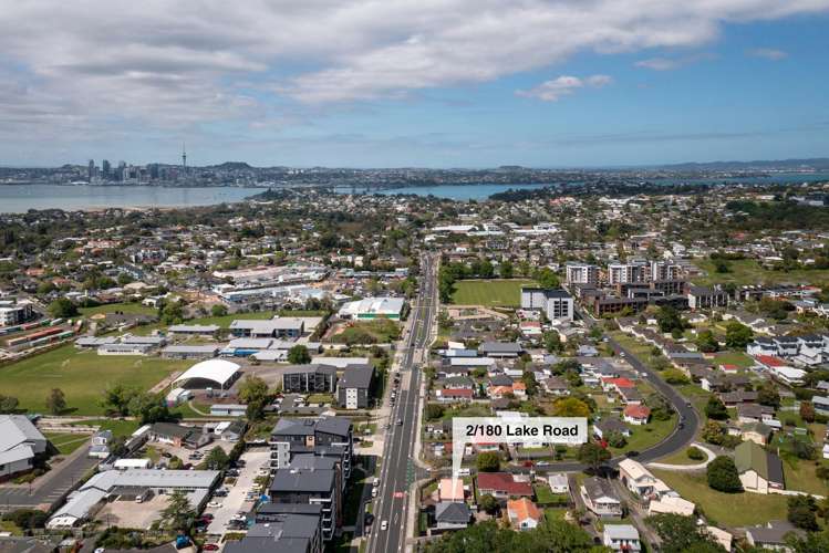 2/180 Lake Road Northcote_20