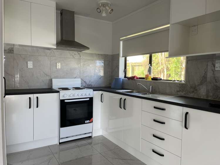 2/69 Orams Road Hillpark_4