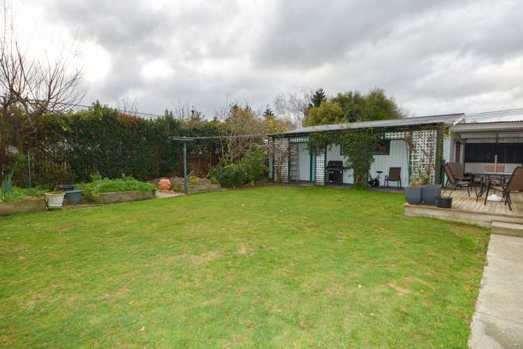 76 Victoria Street Carterton_16