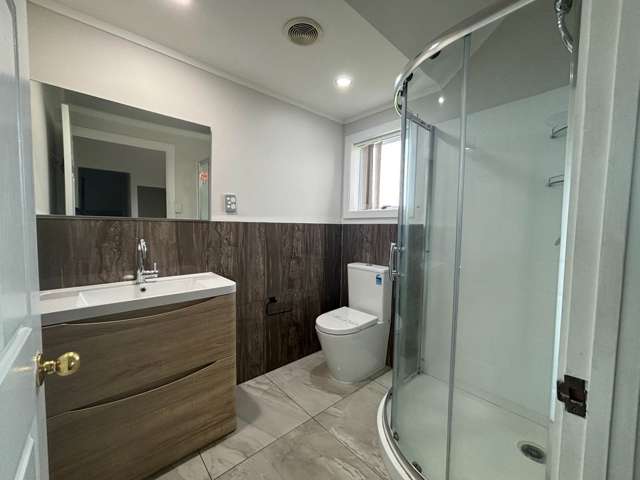 42 Henson Road Whitford_2