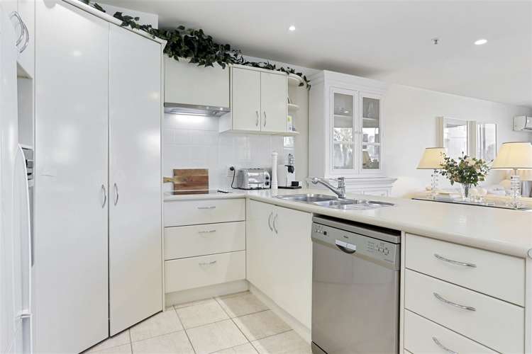 3g/175 Hurstmere Road Takapuna_8