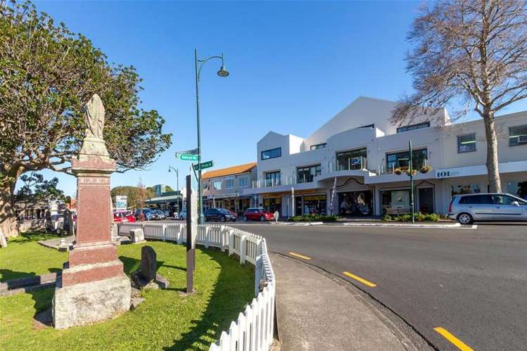 8/5 Cook Street Howick_11