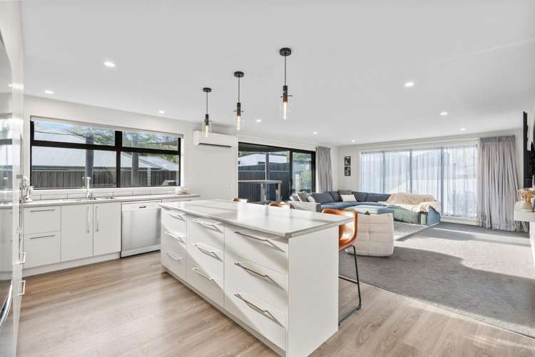 64 Heathfield Drive Mosgiel_3