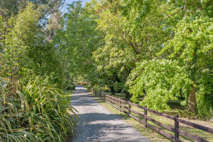 1 Main Road Governors Bay_37