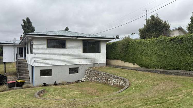 23 Erskine Street Tuatapere_21