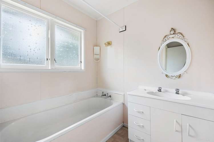 2/12 Broadview Place Howick_9