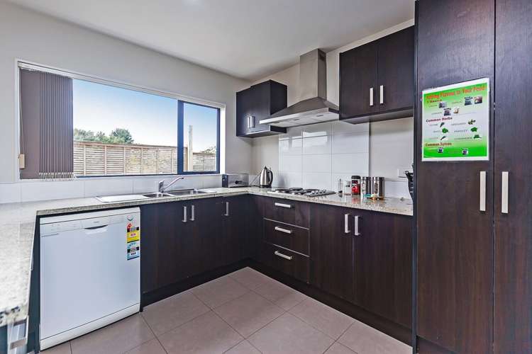14 Riverglade Parkway Te Atatu South_7