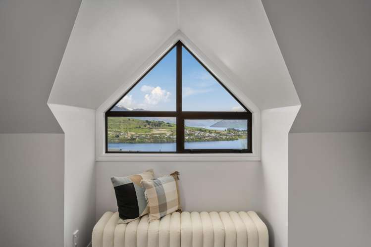 4 Goldleaf Hill Queenstown_14