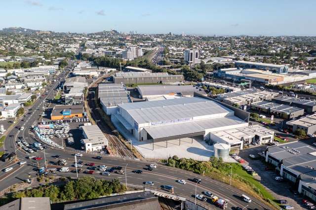 7-23 Cain Road Penrose_3