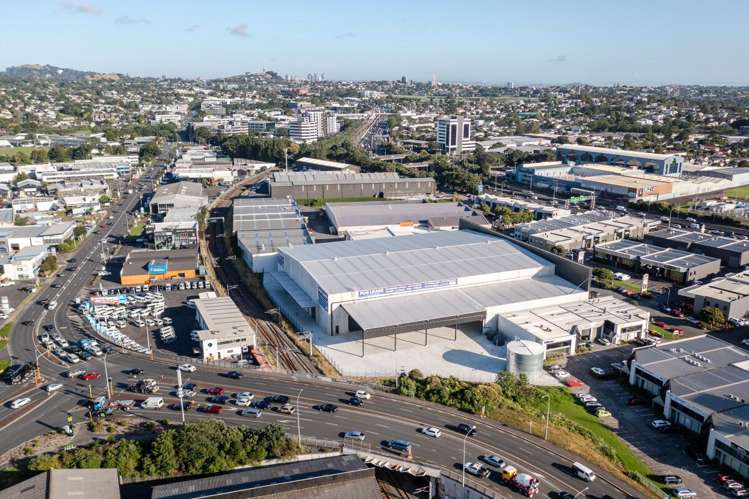 7-23 Cain Road Penrose_3