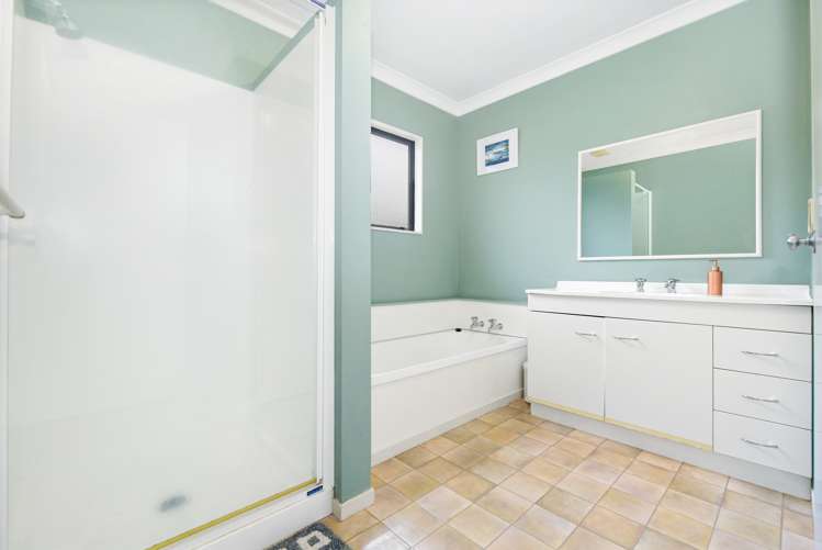 29a Barrie Crescent Silverdale_11