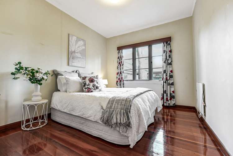 627 Grey Street Hamilton East_11