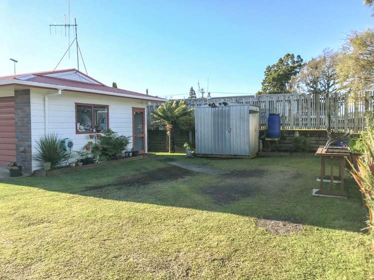 122unit Kenny Street Waihi_5