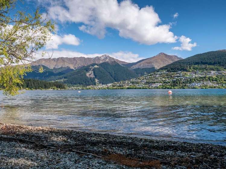 611 Peninsula Road Kelvin Heights_6