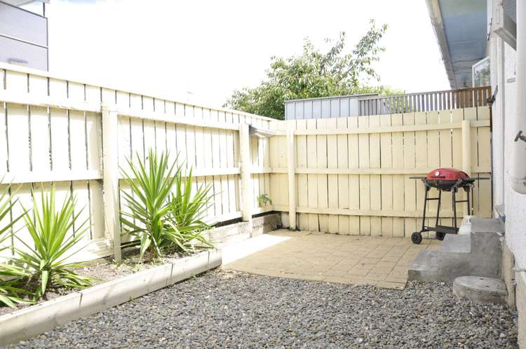 3/11 Cornwall Place Stoke_21