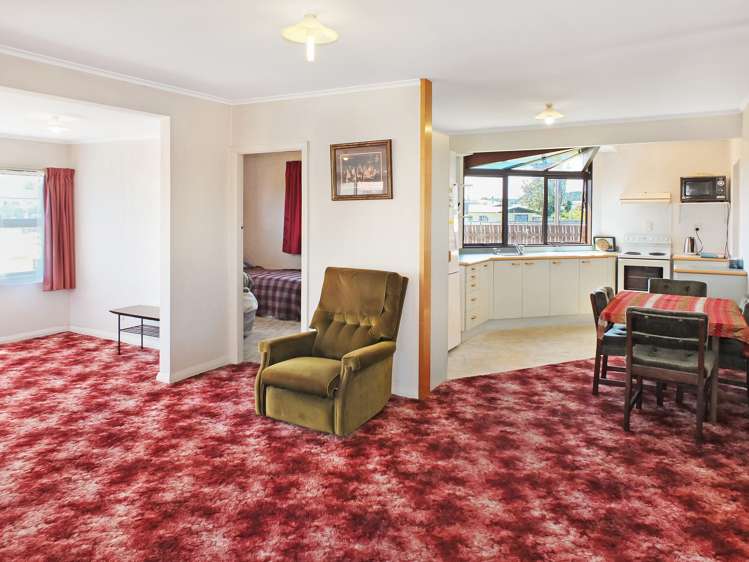 12 Roore Street Foxton Beach_13