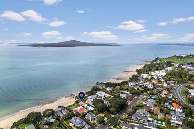 Exclusive Waterfront Living – A Renovators Dream!