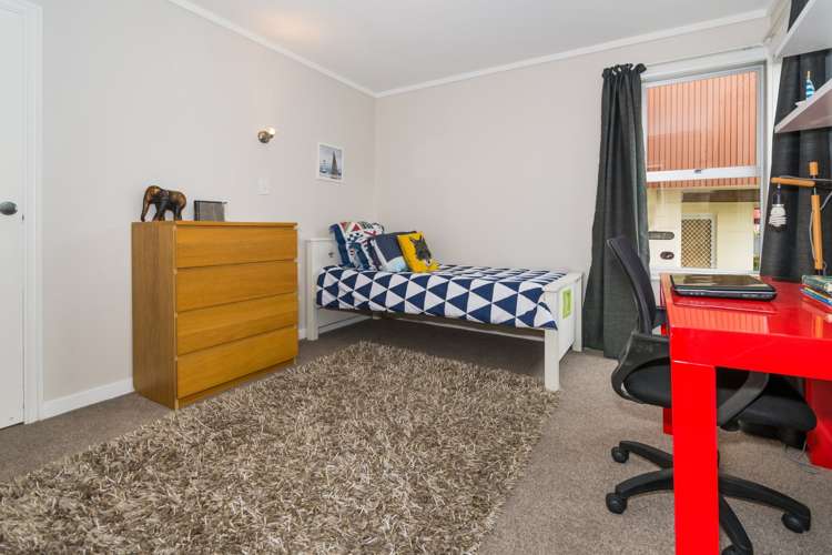 2/18 Tui Glen Road Birkenhead_11