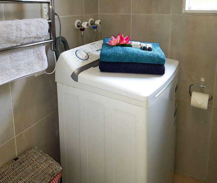 9/18 Parr Terrace Castor Bay_12