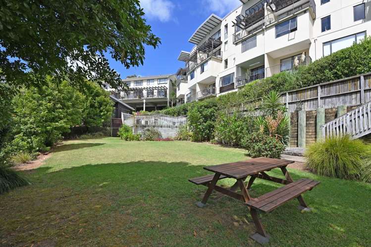 B101/525 East Coast Road Browns Bay_23