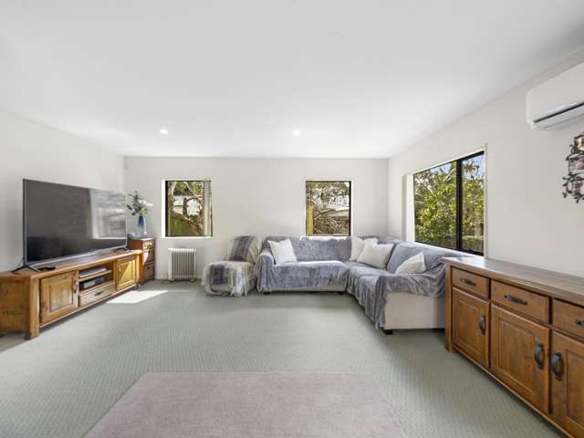 33 Riverglade Parkway Te Atatu South_2