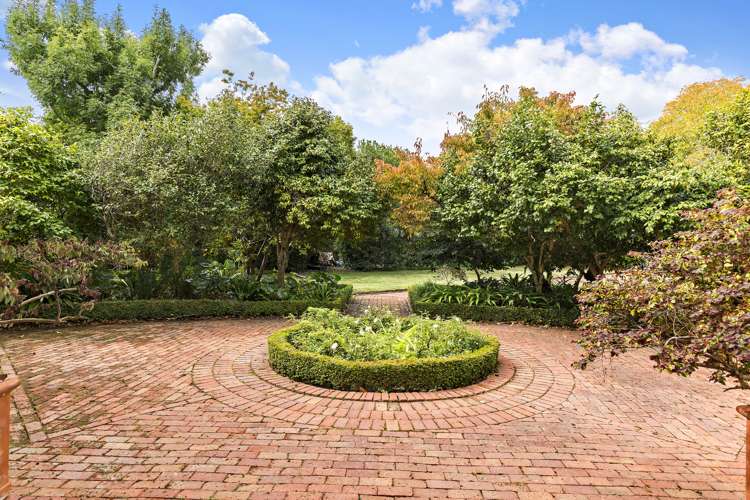 305 Fergusson Drive Heretaunga_19