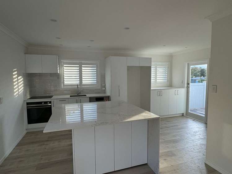 117 Vodanovich Road Te Atatu South_9