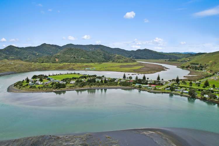 4 Rauparaha Street Marokopa_18