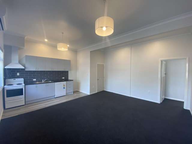 2/21 Broadway 10728_3