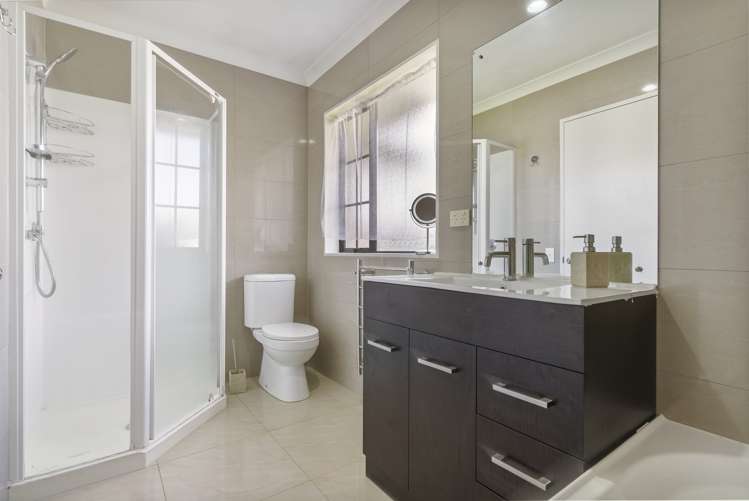 1 Old Park Place Takanini_9