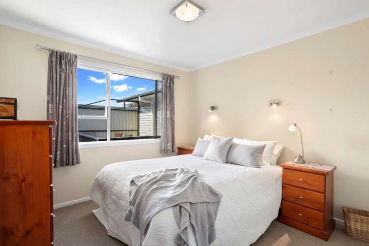 61 Daffodil Street Titirangi_12
