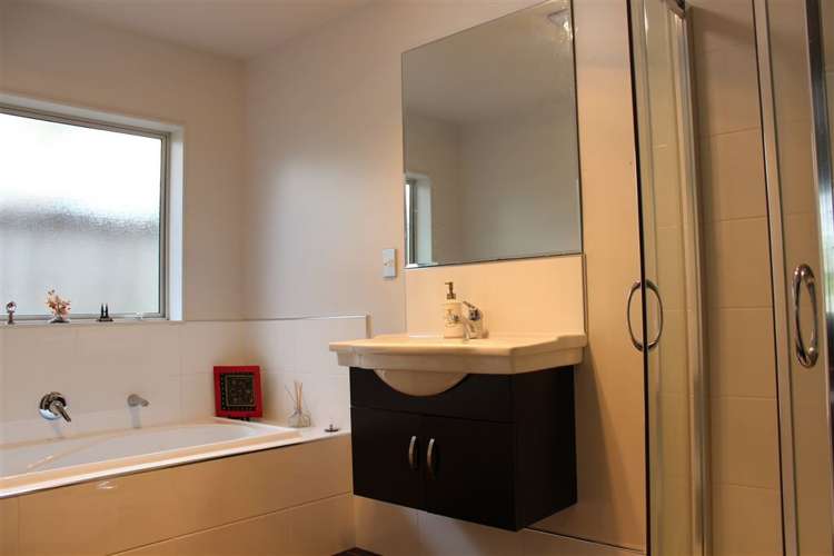 3 Caffreys Avenue Massey_12