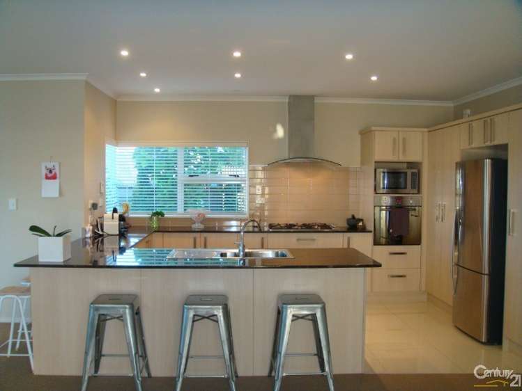 2 Kenley Heights Flat Bush_6