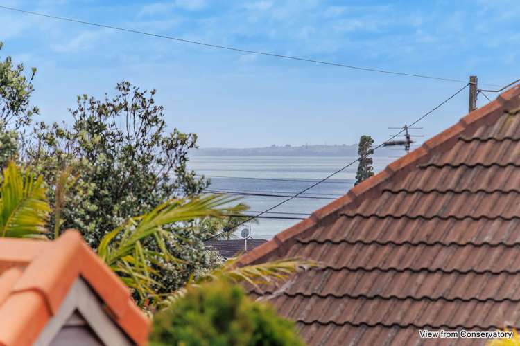 2/16 Jutland Road Takapuna_7