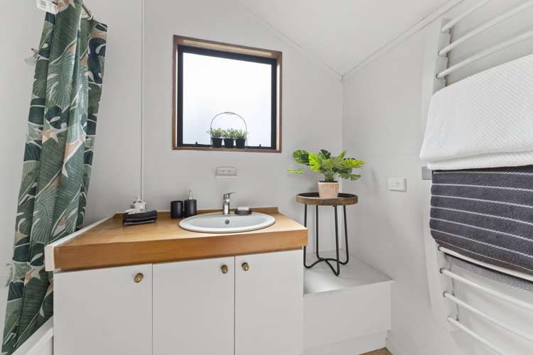 9a Dart Place Fernhill/Sunshine Bay_13