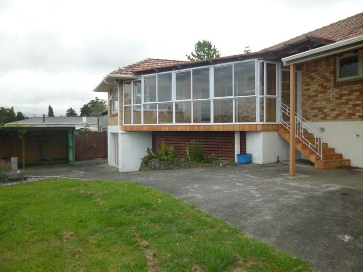 11 School Road Riverhead_1