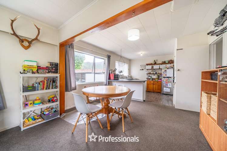 4 Bexley Grove Wainuiomata_17