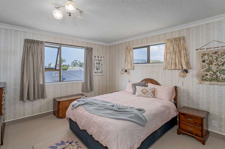 2 Wharf Road Tairua_12