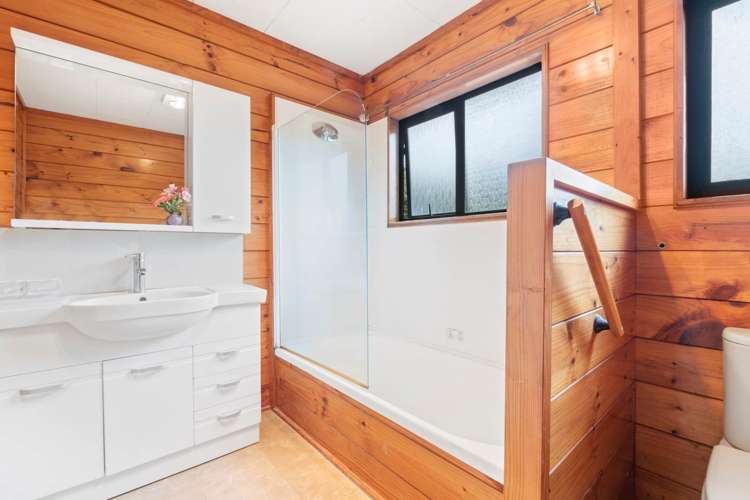 2/63 Arran Road Browns Bay_5