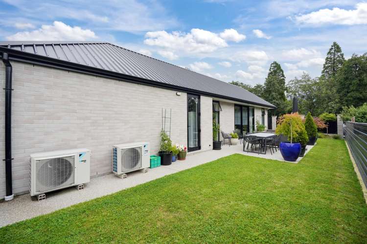 177 Queens Drive Richmond_32