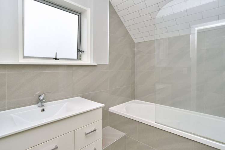 1/9 Barrie Street Addington_12