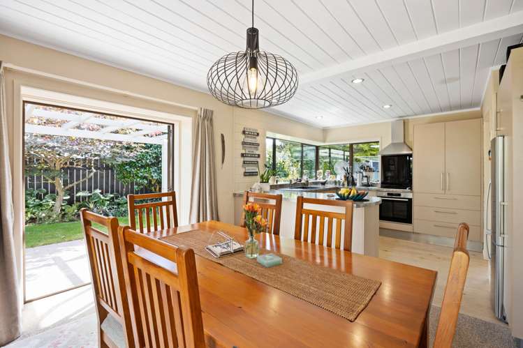 3 Sheridan Crescent Leamington_11