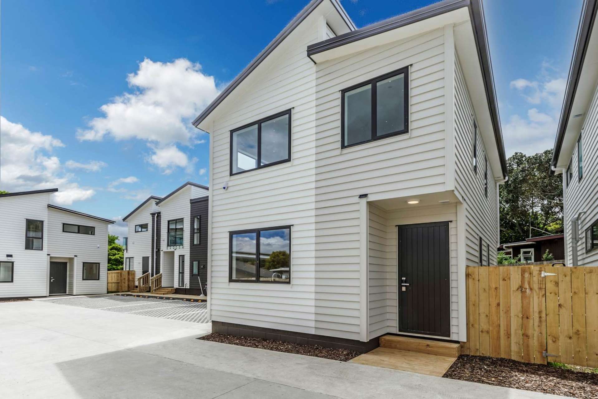 3/58 Sylvan Crescent Te Atatu South_0