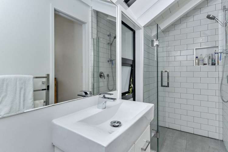 14 Commodore Parry Road Castor Bay_13