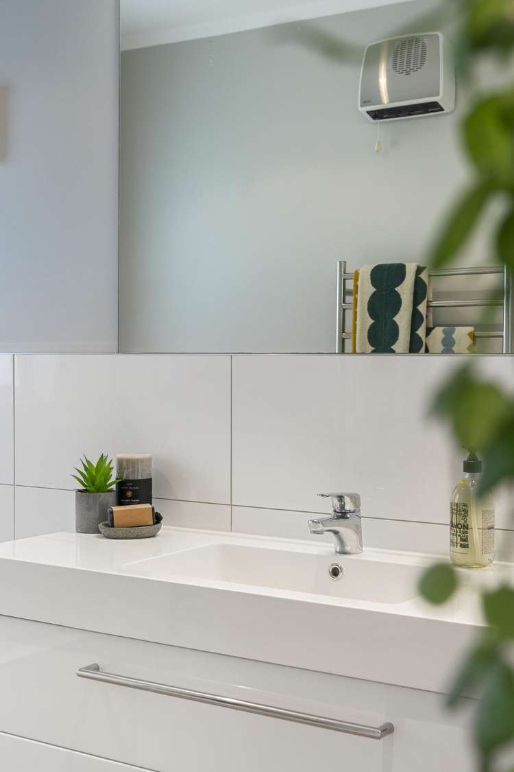 5 Aotearoa Terrace Murrays Bay_28